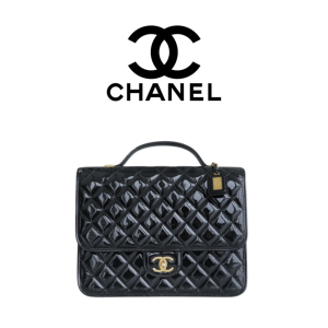 CHANEL 22K Métiers d'Art 페이턴트 레더 백팩