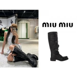 Miu Miu 디스트레스드 쓰리 버클 빈티지 라이더 부츠