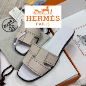 HERMES 플랫 샌들
