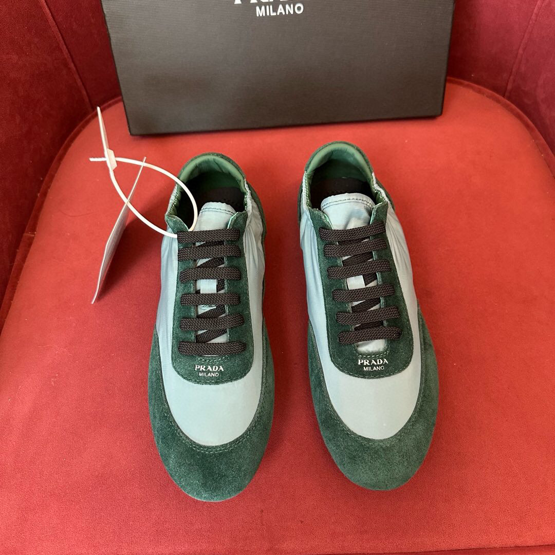 PRADA 컬랩스 리나일론 및 스웨이드 스니커즈