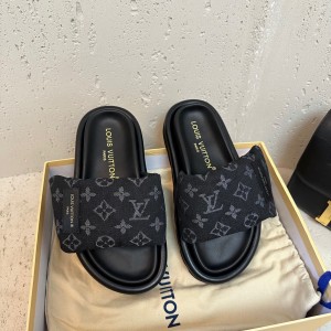 Louis Vuitton 풀 필로우 플랫 컴포트 뮬