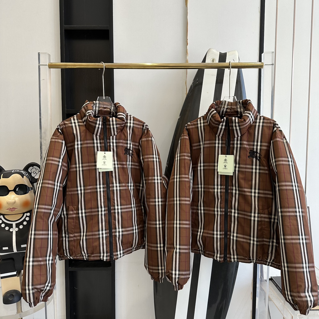 [남녀공용] Burberry Knight's War Horse 로고 크롭 다운 쟈켓