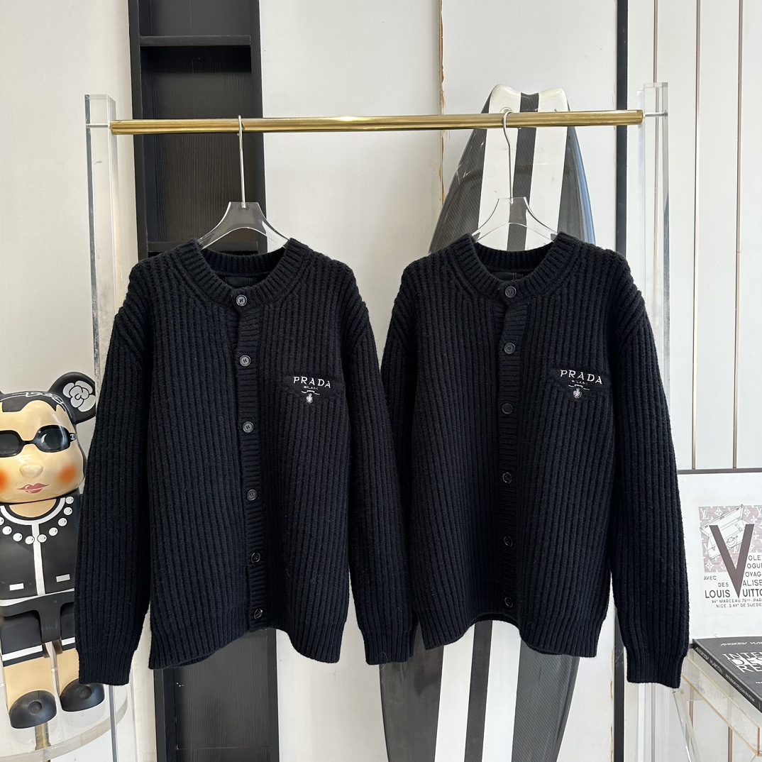 [남녀공용] PRADA 크루넥 헤비 니트 가디건