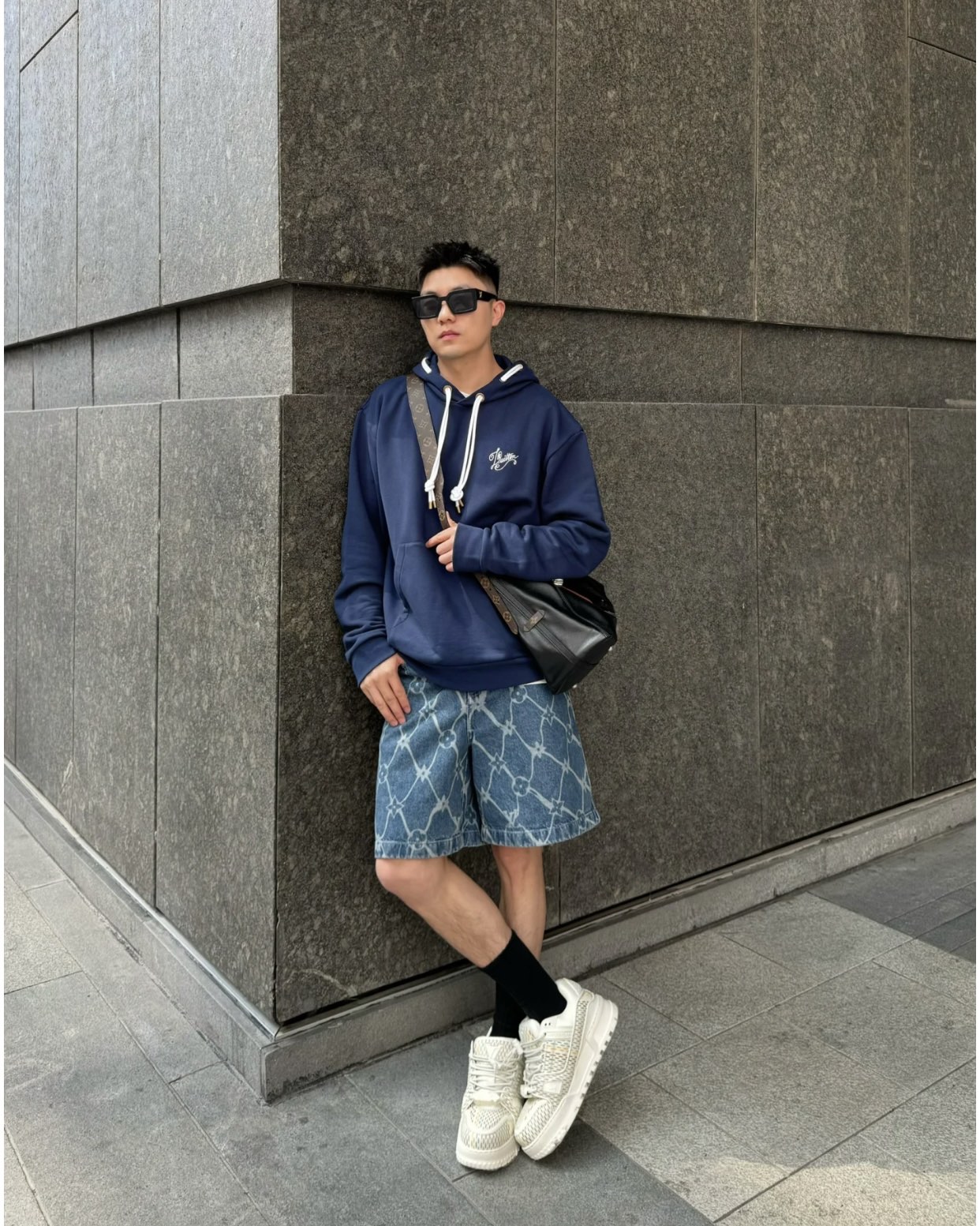 Louis Vuitton LV 모노그램 프린트 데님 쇼츠