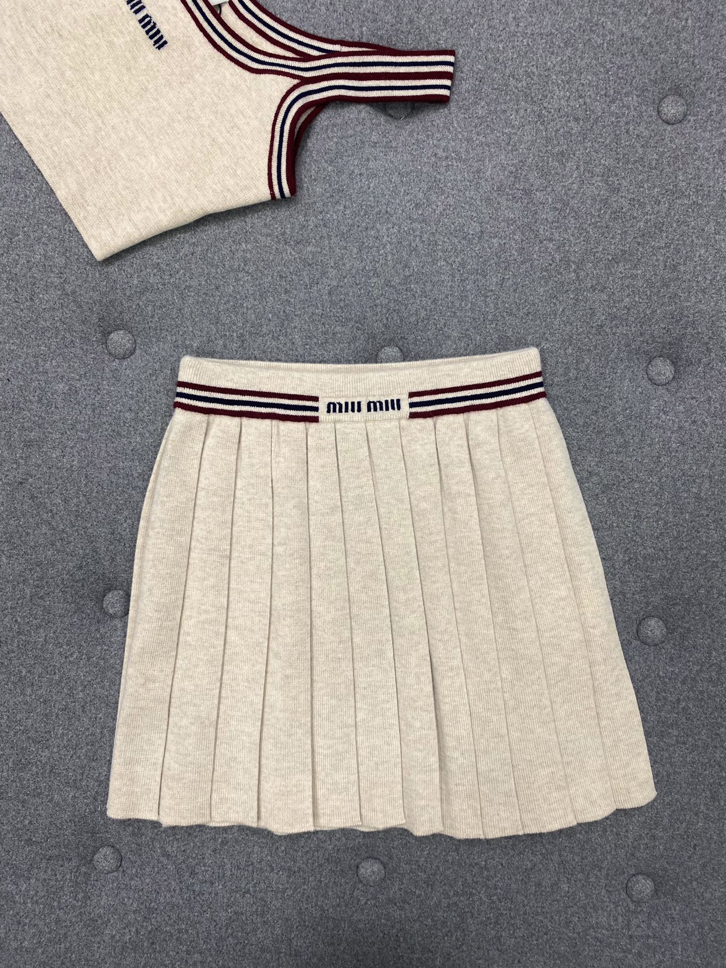 [WOMEN] [SET] MIU MIU 로고 캐시미어 플리츠 스커트