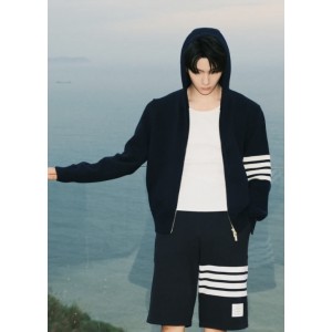 [남녀공용] Thom Browne 클래식 4bar 로즈 울 집업 후드 니트