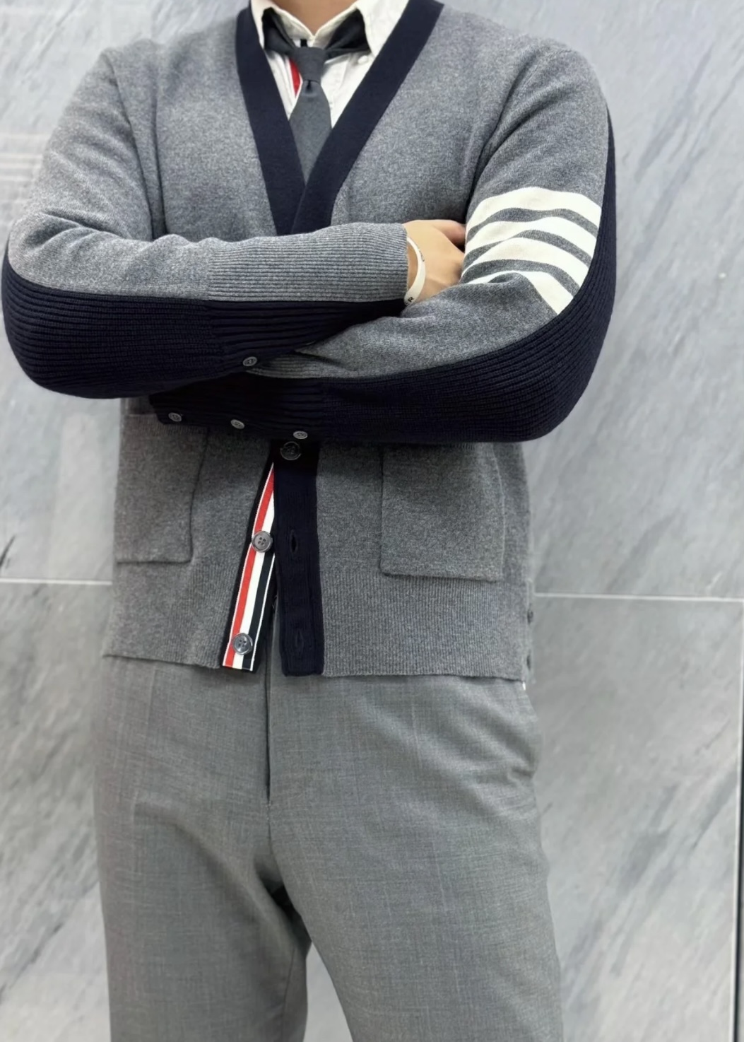 [남녀공용] Thom Browne 울 4bar 스트라이프 니트 가디건
