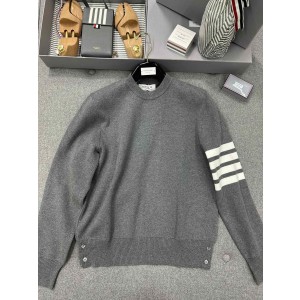 [남녀공용] Thom Browne 코튼 클래식 4bar 크루넥 풀오버 니트