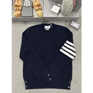 [남녀공용] Thom Browne 코튼 클래식 4bar 크루넥 풀오버 니트