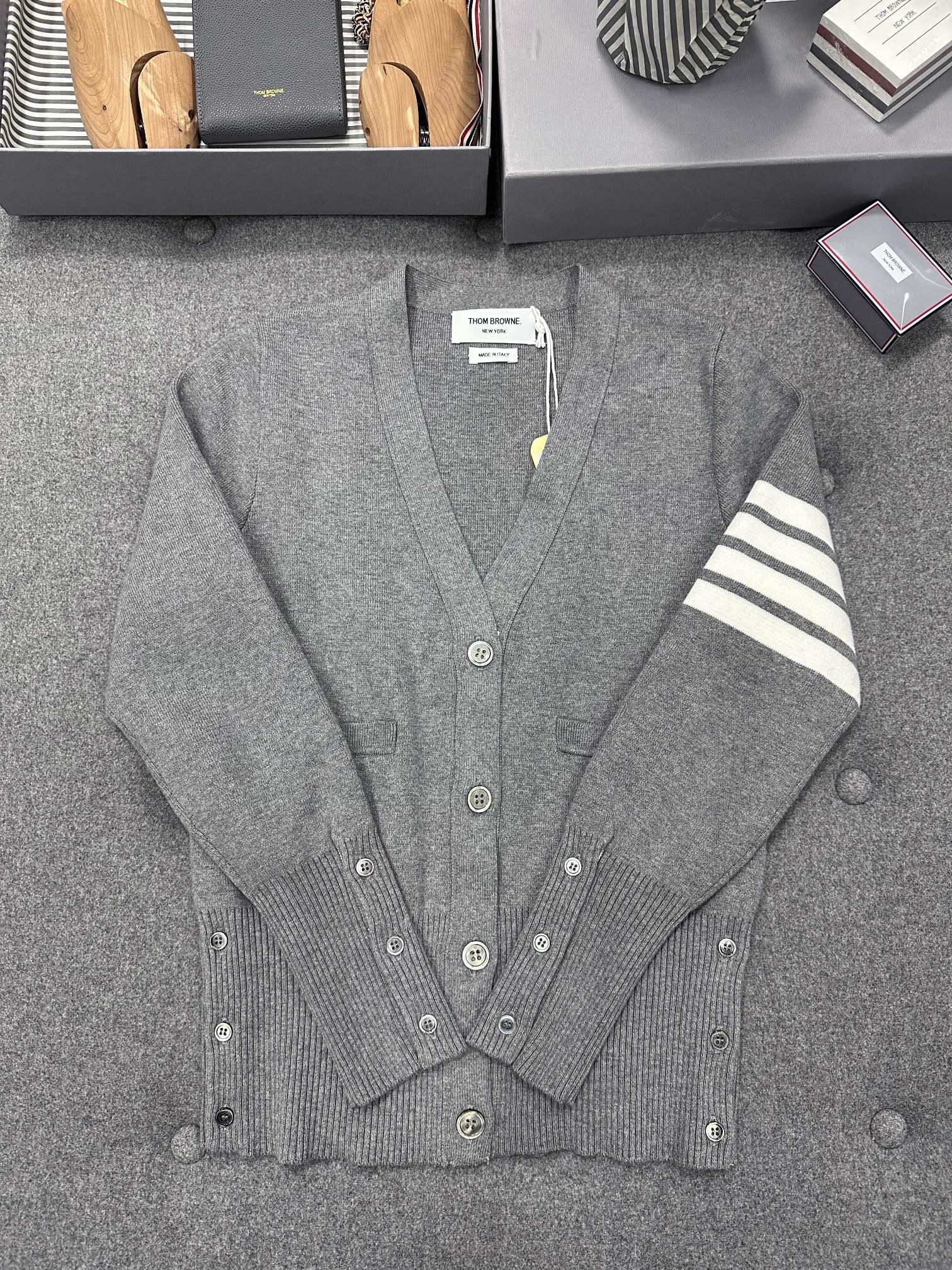 [WOMEN] Thom Browne 4bar 가디건