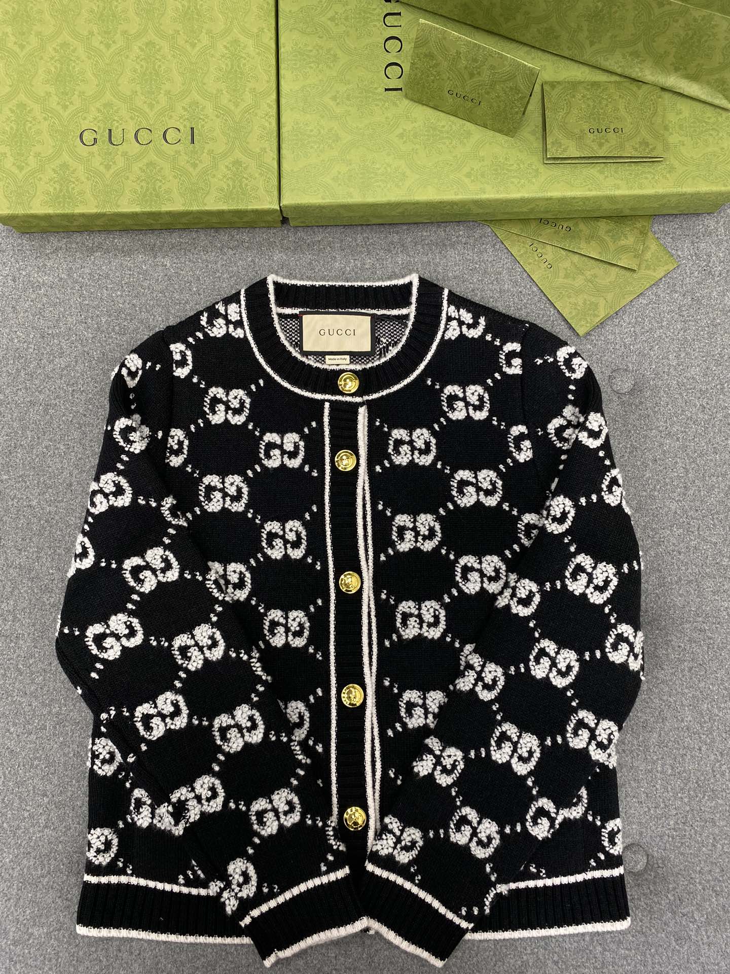[WOMEN] GUCCI GG 울 노트 벨벳 자카드 가디건