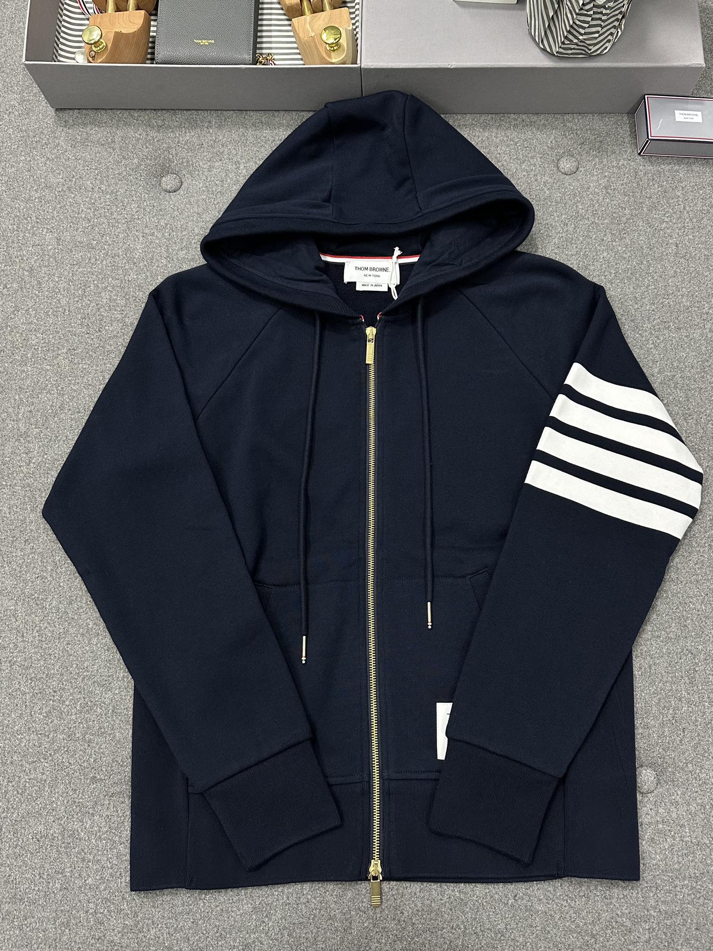 [남녀공용] Thom Browne 4bar 클래식 집업 후드 스웨트셔츠