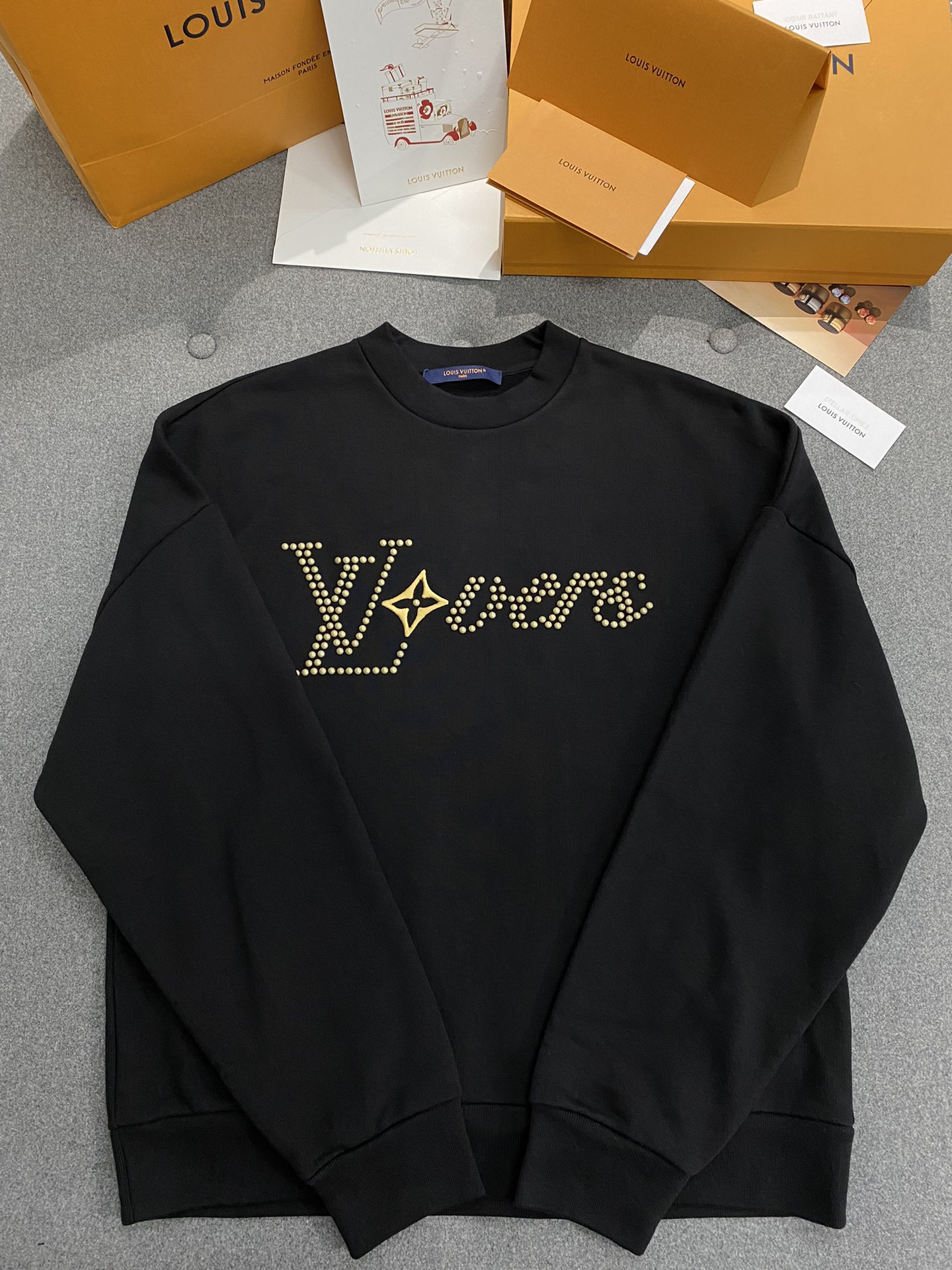 [남녀공용] Louis Vuitton LV 코튼 네일 스퍼 크루넥 스웨트셔츠