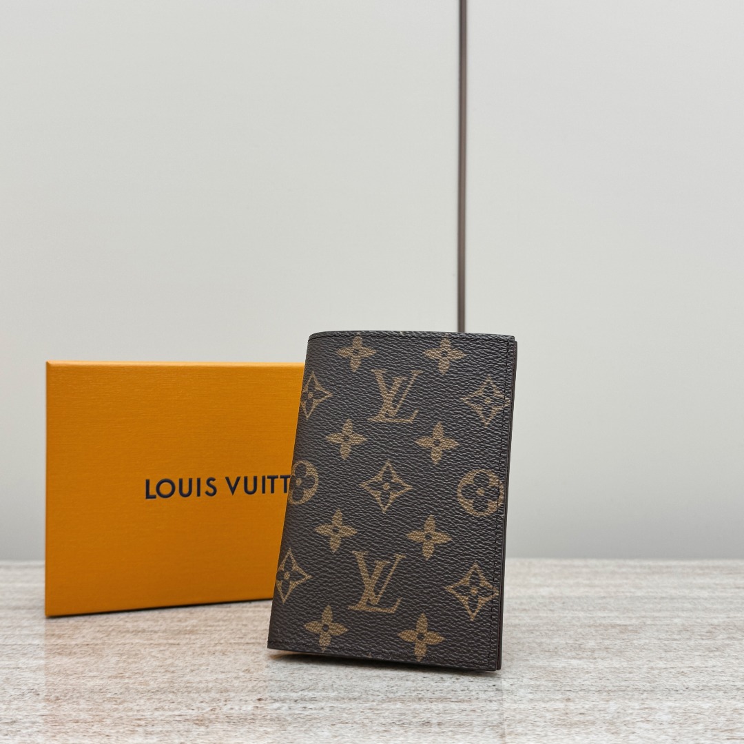LOUIS VUITTON 모노그램 플랩 중지갑