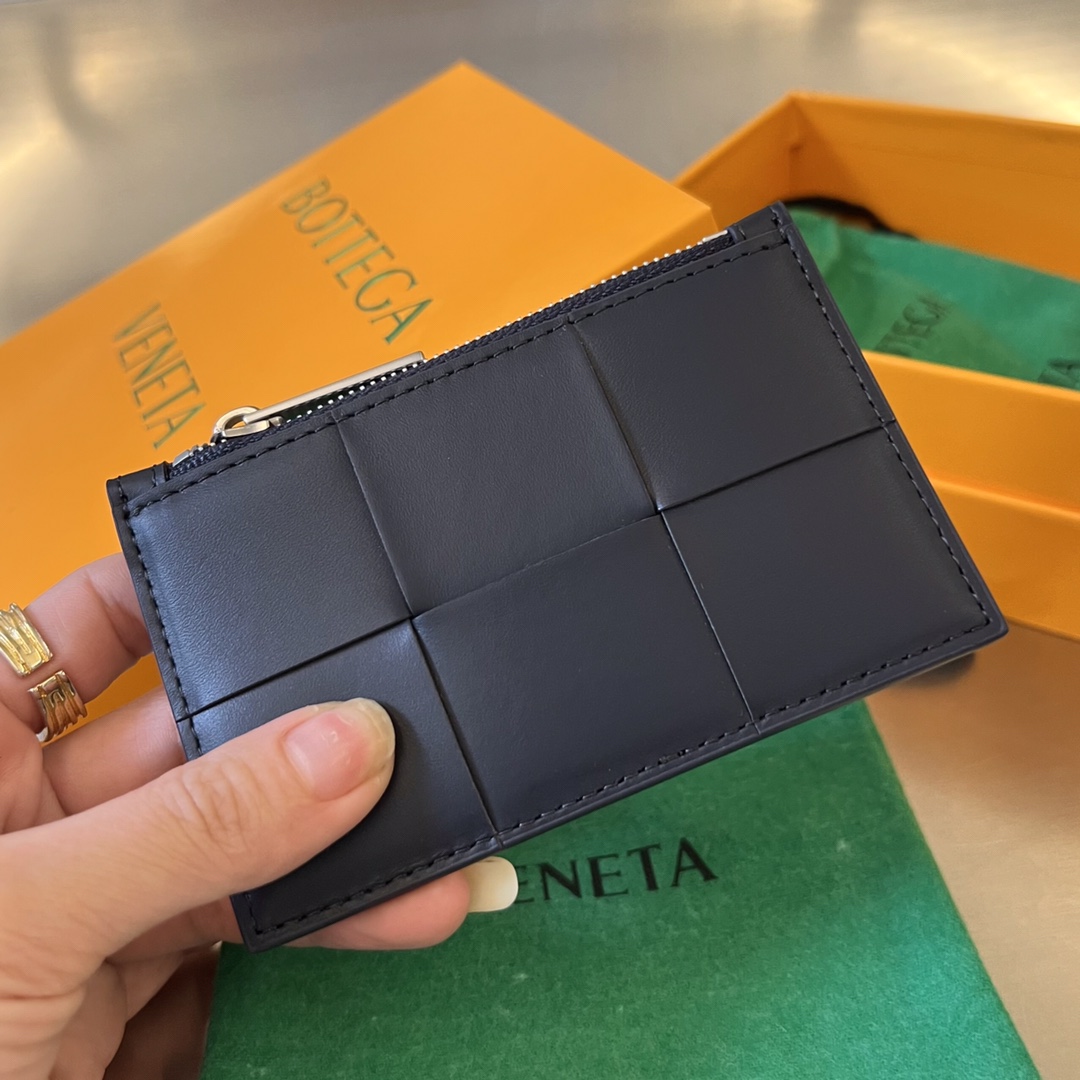 BOTTEGA VENETA 클래식 지퍼 카드 홀더