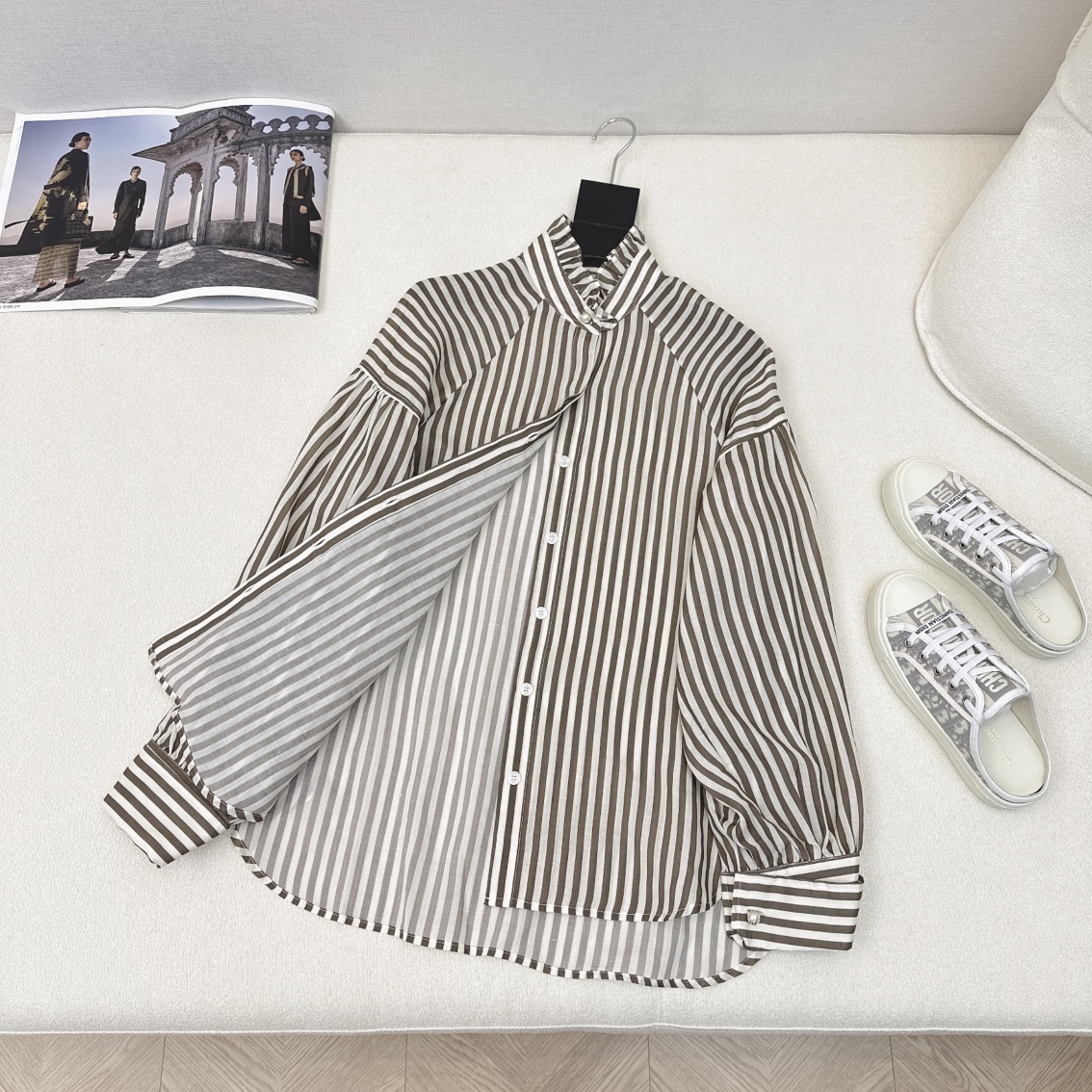 [WOMEN] DIOR 24FW 꿀벌 자수 로고 스트라이프 셔츠