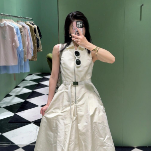 [WOMEN] PRADA 24FW 라펠 버클 원피스