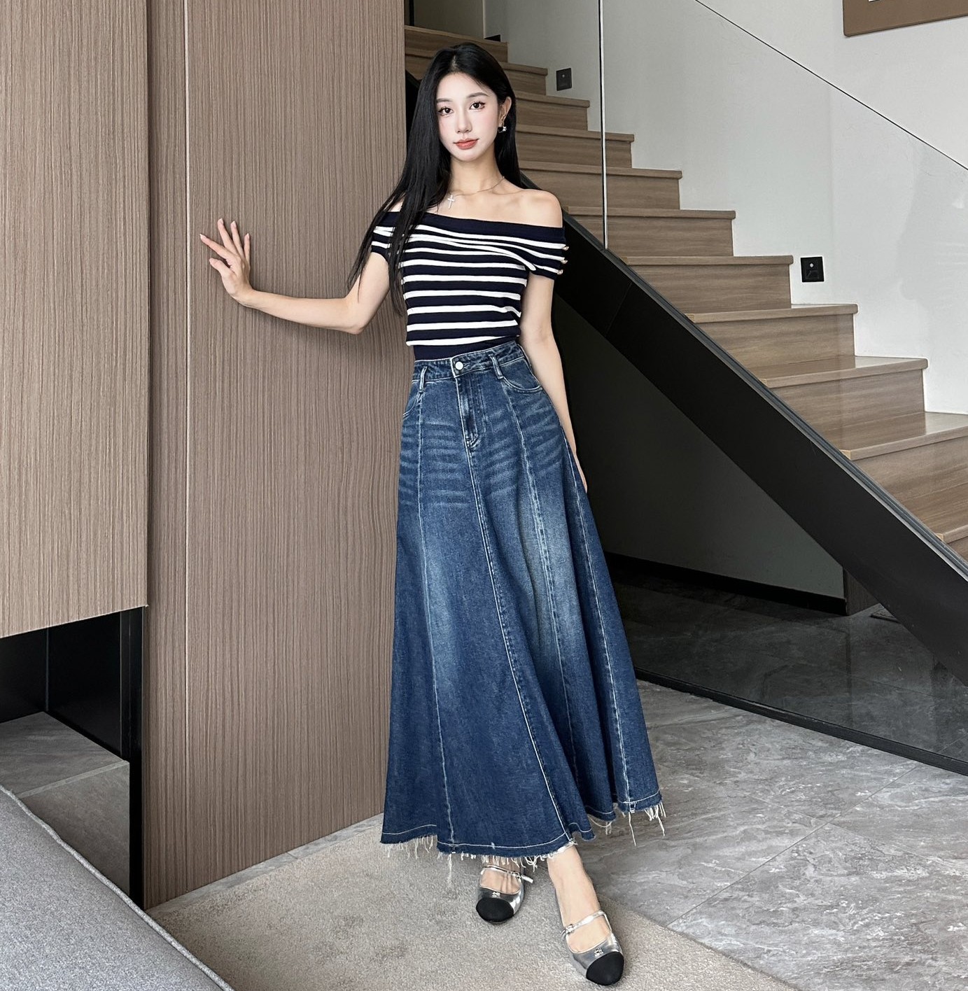 [WOMEN] LOUIS VUITTON 24SS 레트로 데님 스커트