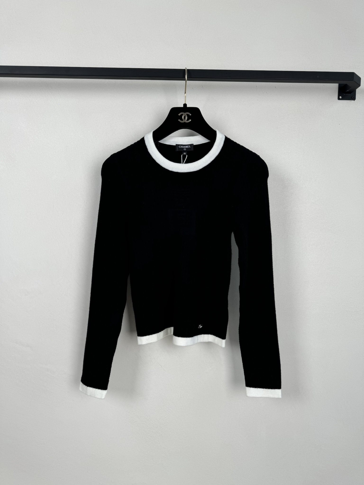 [WOMEN] CHANEL 24FW 자카드 패턴 라운드넥 니트