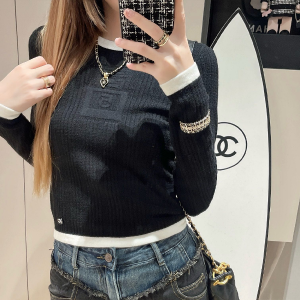 [WOMEN] CHANEL 24FW 자카드 패턴 라운드넥 니트
