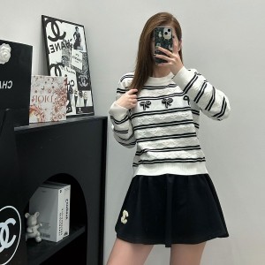 [WOMEN] CHANEL 24FW 리본 자수로고 스트라이프 니트