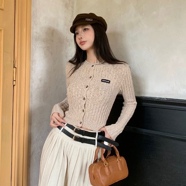 [WOMEN] MIU MIU 24FW 스몰로고 라운드넥 가디건