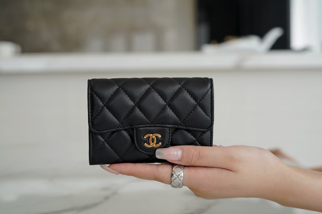 CHANEL 클래식 램스킨 카드 지갑