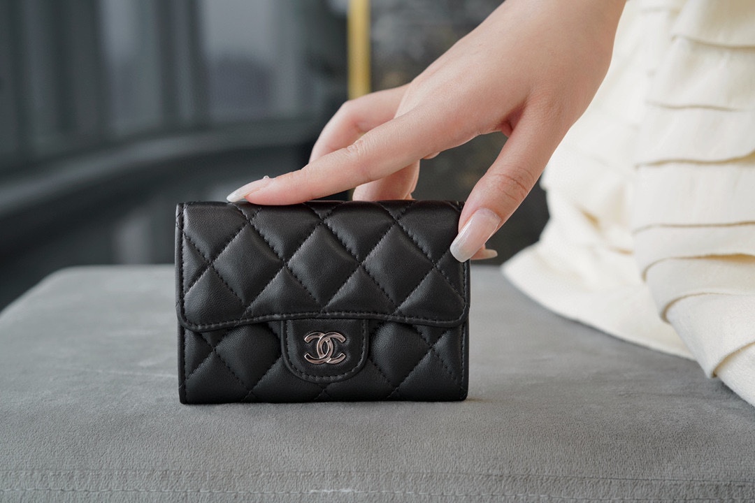 CHANEL 클래식 램스킨 카드 지갑
