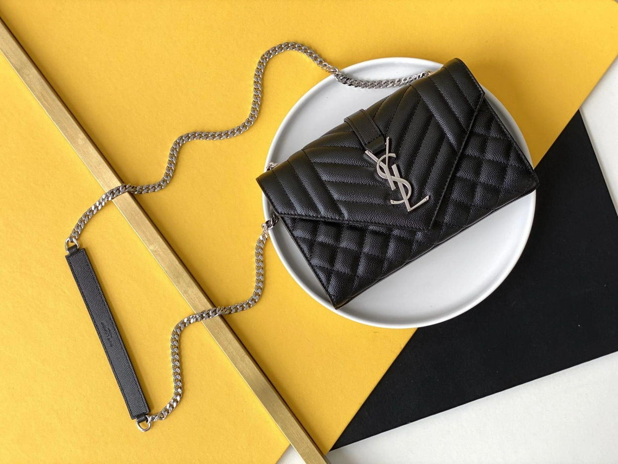 SAINT LAURENT 엔벨로프 스몰 백