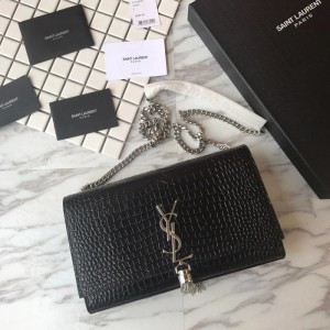 SAINT LAURENT 크로커다일 KATE 미디엄 태슬 백