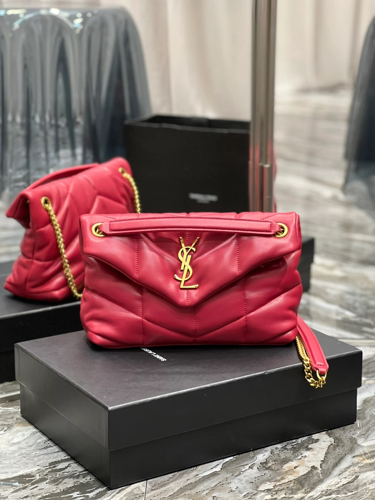 SAINT LAURENT PUFFER 레더 숄더 백