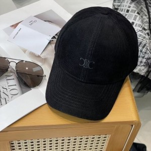 CELINE 트로옹페 시그니처 로고 볼캡