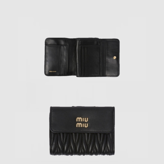 MIU MIU_스몰 마텔레세 나파 가죽 지갑_5ML002