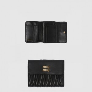 MIU MIU_스몰 마텔레세 나파 가죽 지갑_5ML002