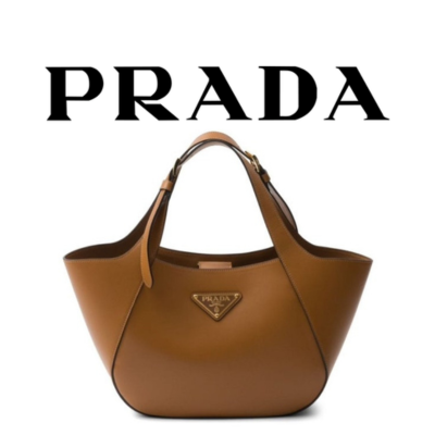 PRADA 에나멜 트라이앵글 미디엄 벨트 핸드백