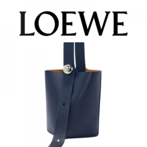 LOEWE 미디엄 페블 버킷 백